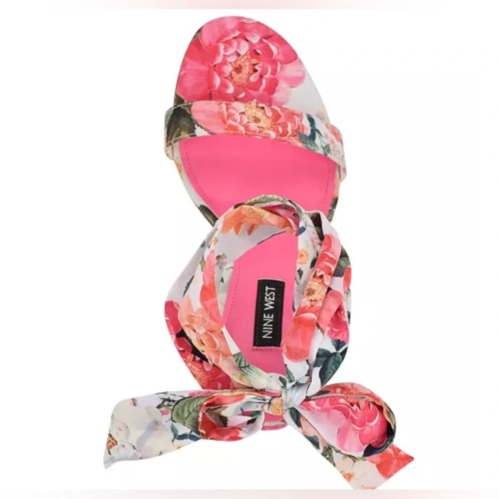 NWT.. NINE WEST FLORAL WRAP SANDALS - Picture 14 of 16